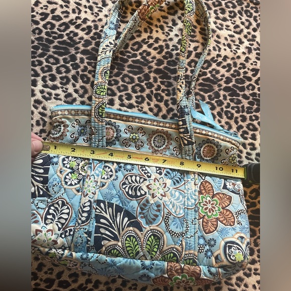 Sold on MP. Vera Bradley Bali blue purse, retired in 2009 - Picture 9 of 9